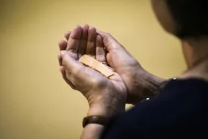 PAPE FRANCOIS: « Appuyons-nous sur l’Eucharistie » (21.3.2018)